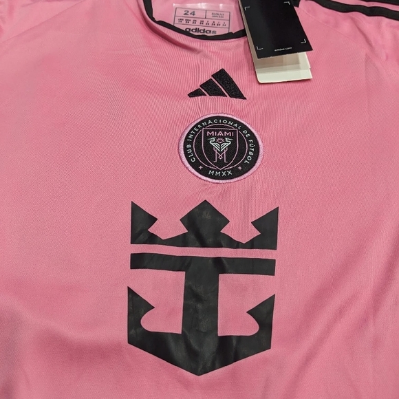 Inter Miami Messi #10 Adidas Jersey & Shorts Kit - Picture 9 of 11